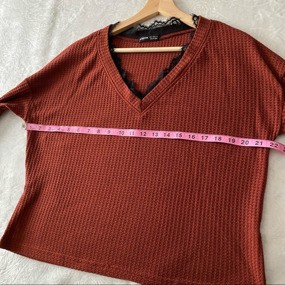 Eyelash Lace Trim V-Neck Waffle Top - Picture 5 of 10